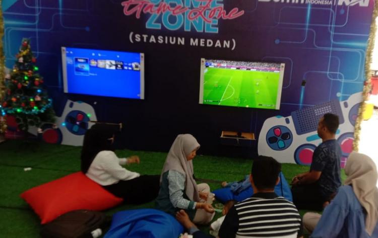 Berikan Pengalaman Berkesan Saat Nataru, Stasiun Medan Sediakan Game Zone dan Karaoke Gratis Untuk Penumpang KA