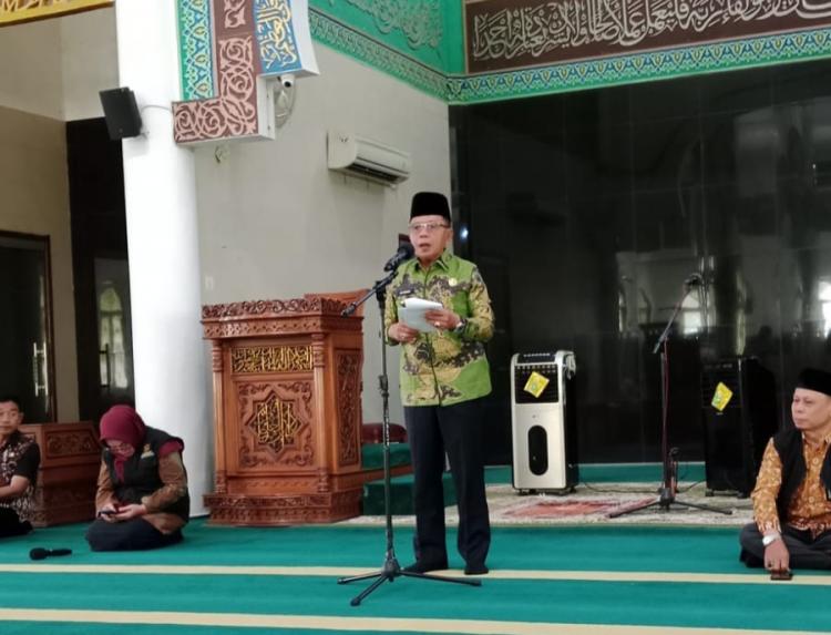 H Asmar Hadiri Penyaluran Zakat Program Meranti Peduli