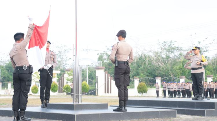 Upacara Hari Kesadaran Nasional Pupuk Disiplin Personel Polres Kepulauan Meranti