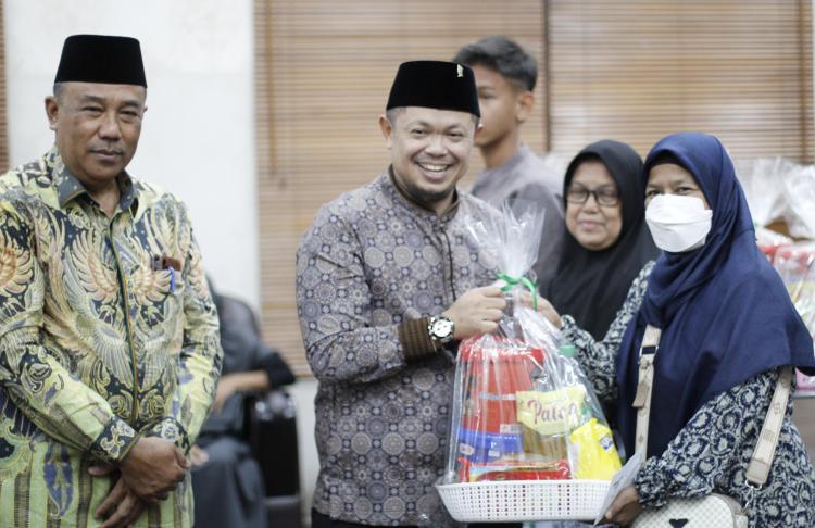Pemcam Mandau Bagikan Santunan ke Anak Yatim, Dhuafa dan Guru Ngaji se Kecamatan Mandau