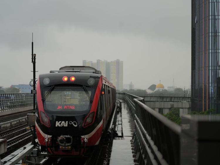 Rekor Terbaru LRT Jabodebek Tembus Layani 114.000 Pengguna Penghujung Mei 2025