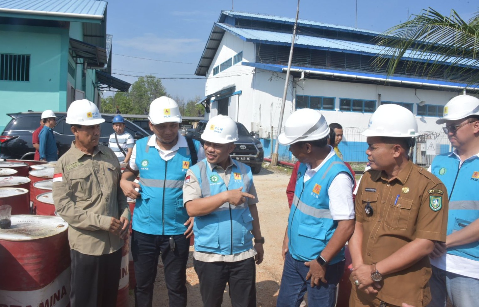 Tinjau PLTD Pangkalan Batang, Asa Wabup Bengkalis Kabel Listrik Bawah Laut Terealisasi
