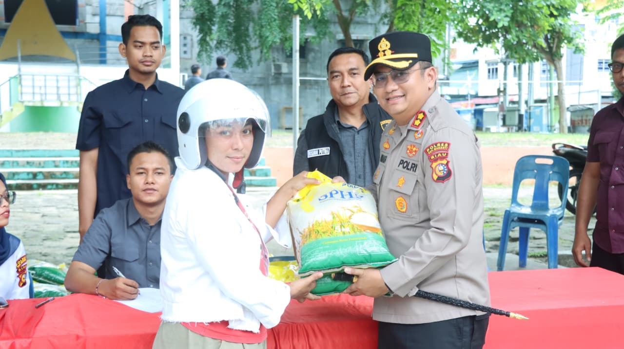 Gerakan Pangan Murah, Polres Kepulauan Meranti Salurkan 10 Ton Beras SPHP