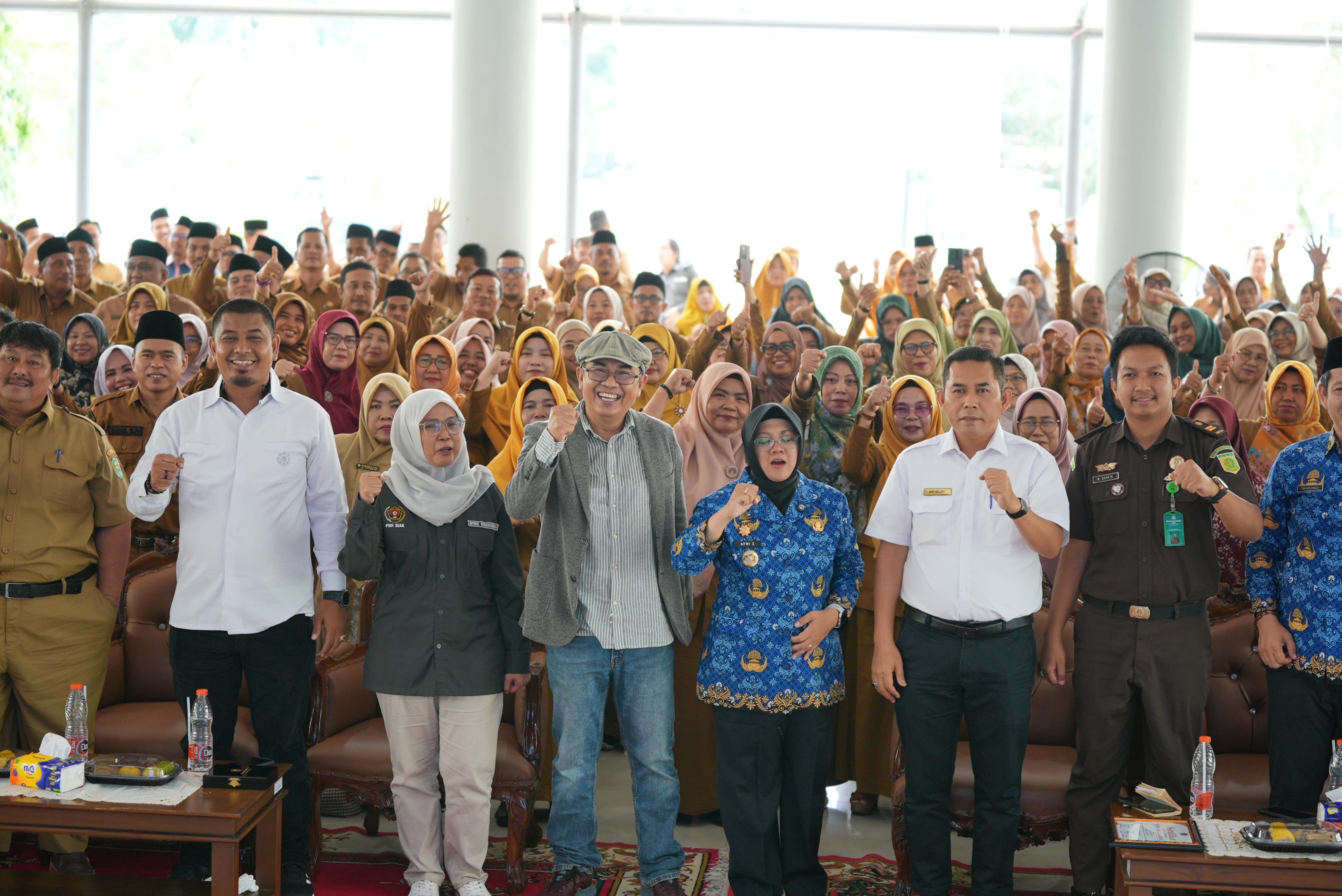 Gelar Seminar Jurnalistik yang Dihadiri Lebih Dari 300 Kepsek SD-SMP, Bupati Afni Ucapkan Terima Kasih ke PWI Siak