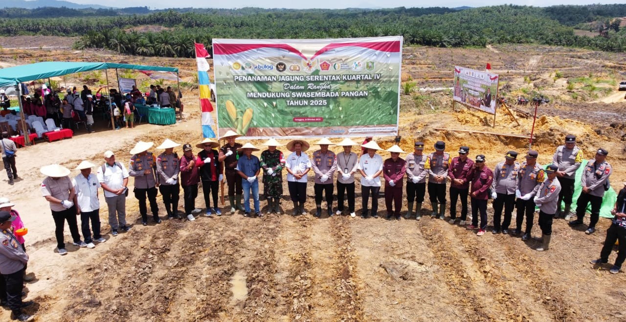 Dukung SPN, PTPN IV Regional V dan Polres Sanggau Tanam Jagung Kuartal IV Serentak di Kembayan