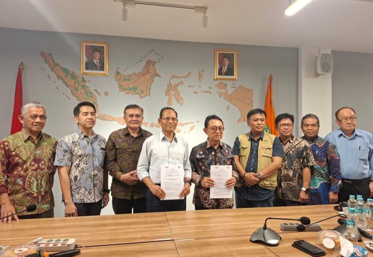 GAPKI dan APHI Teken MoU Cegah dan Kendalikan Karhutla
