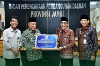 Wabup Terima Bantuan Percepatan Penurunan Stunting dari Pemprov Jambi