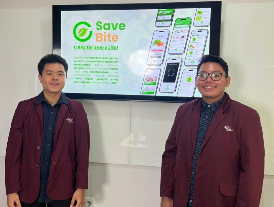Invofest 2025, Dua Inovasi Berbasis Sustainability Mahasiswa School of Information Systems Raih Juara