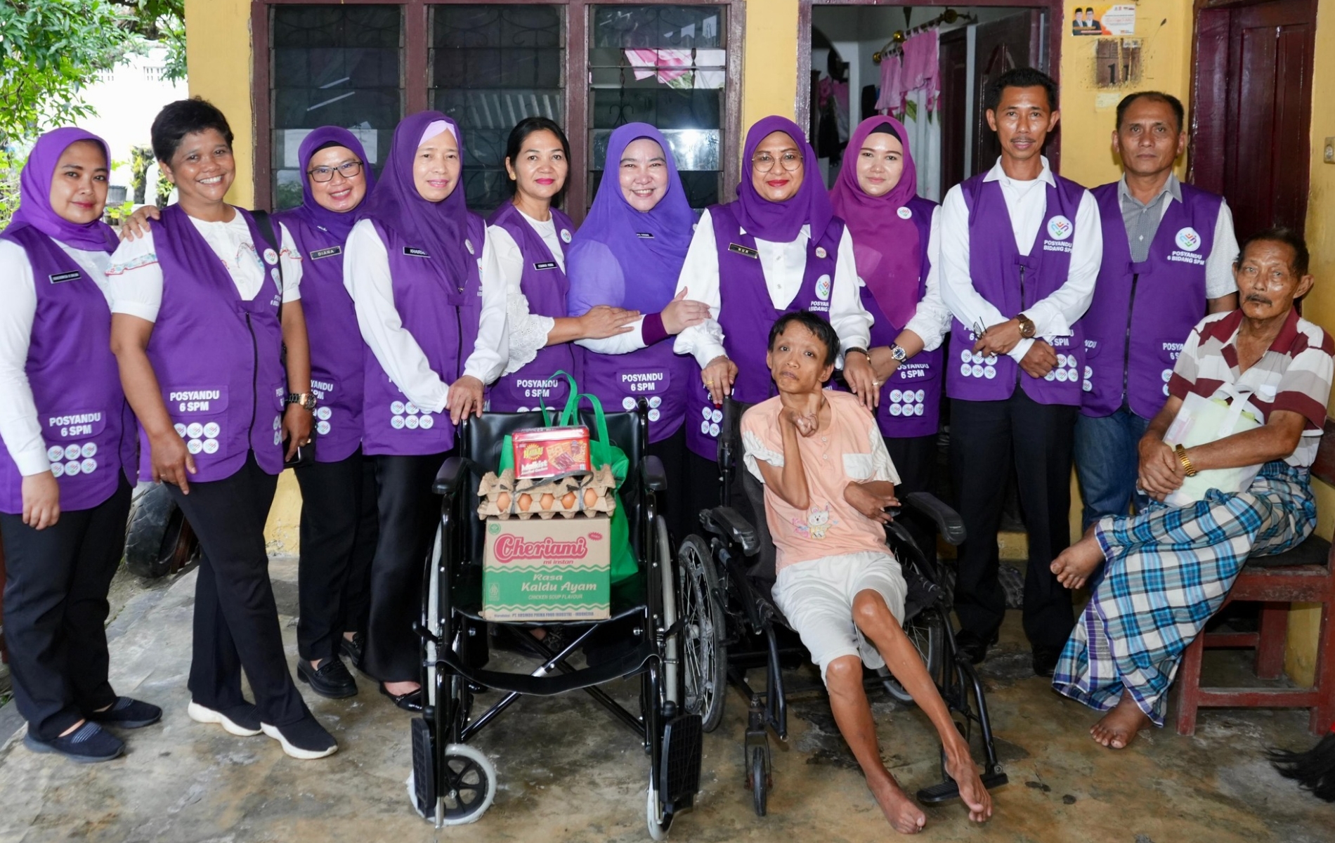 Ketua Tim Pembina Posyandu Binjai Salurkan Bantuan untuk Disabilitas