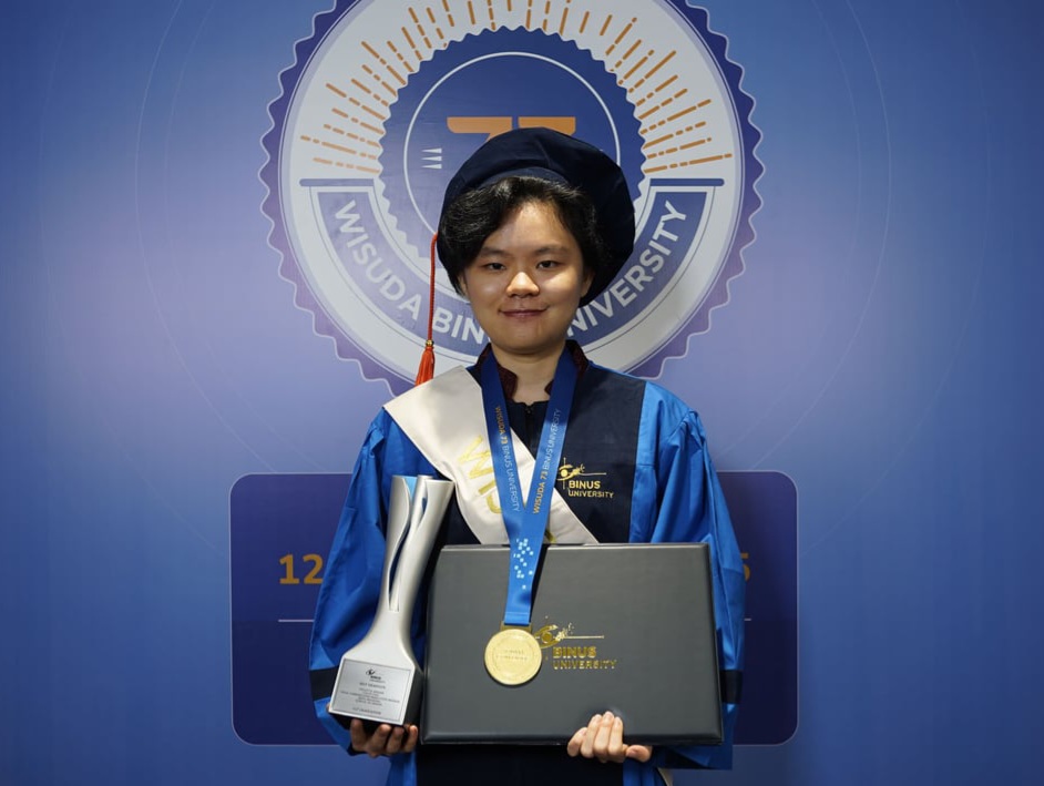 Perjalanan Kreatif Violetta Andani Berujung Manis di Wisuda ke 73 Binus University