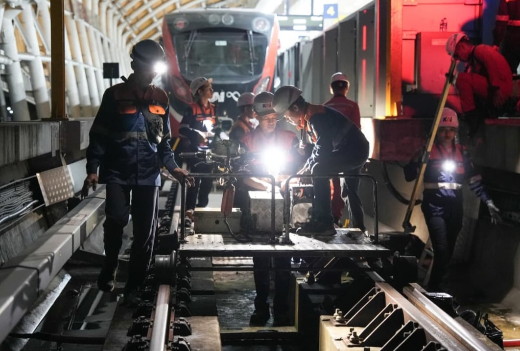 LRT Jabodebek Manfaatkan Waktu Malam Pastikan Jalur Aman dan Andal Setiap Pagi