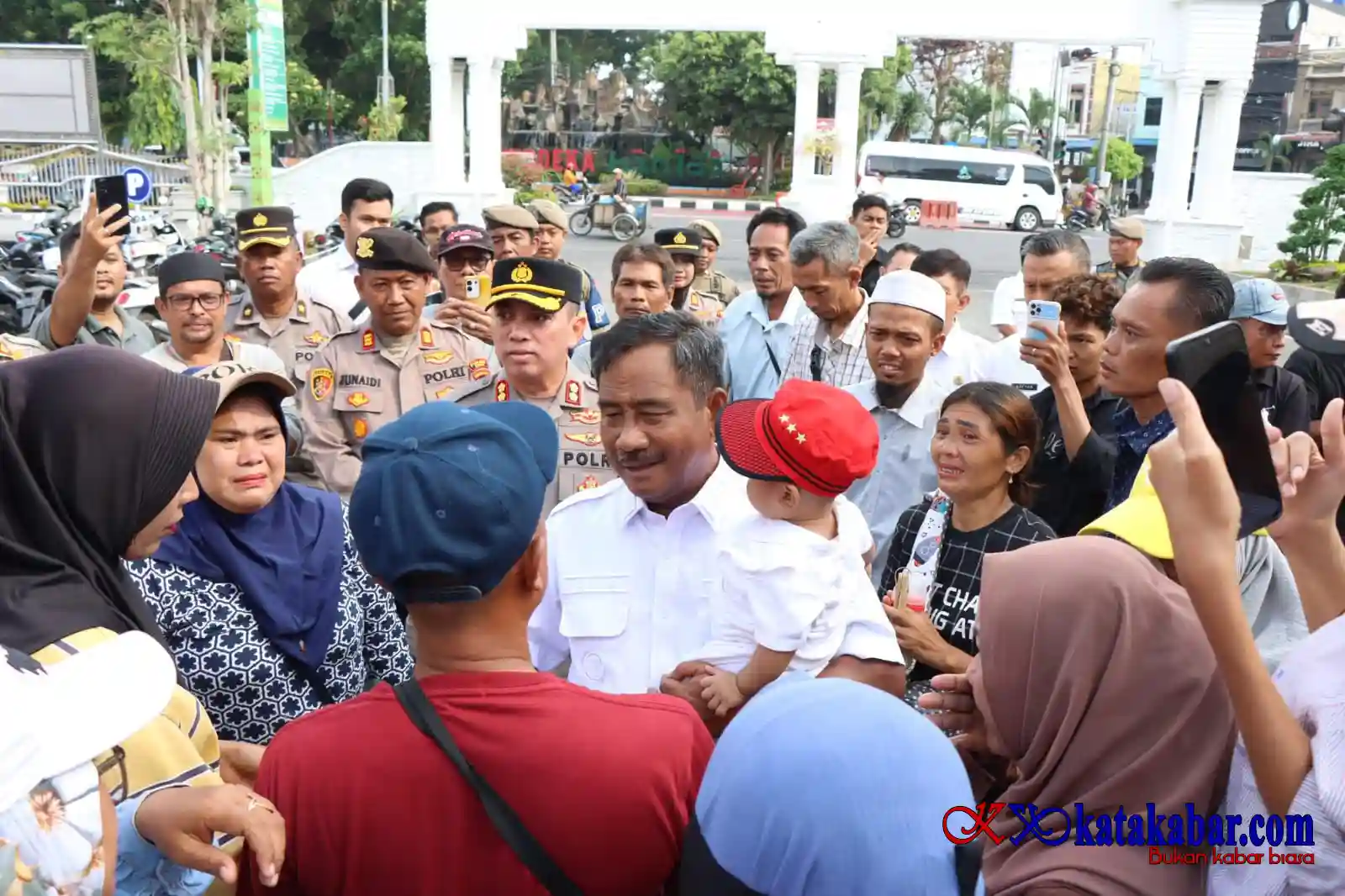Rencana Relokasi Pedagang di Mesjid Agung Rusak Estetika Ibadah, Humas BKM : Jangan Pancing Kemarahan Umat