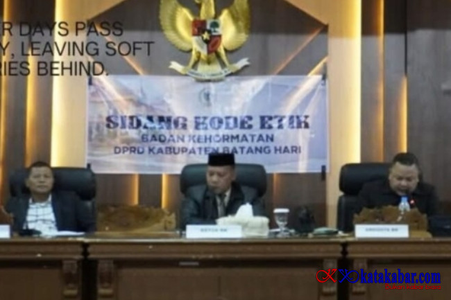 Ketua BK DPRD Batang Hari Pimpin Sidang Kode Etik