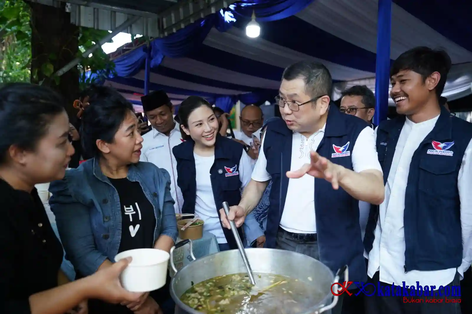 Angela dan HT Serahkan Kurban Partai Perindo di Paseban, Tekankan Kebersamaan dan UMKM