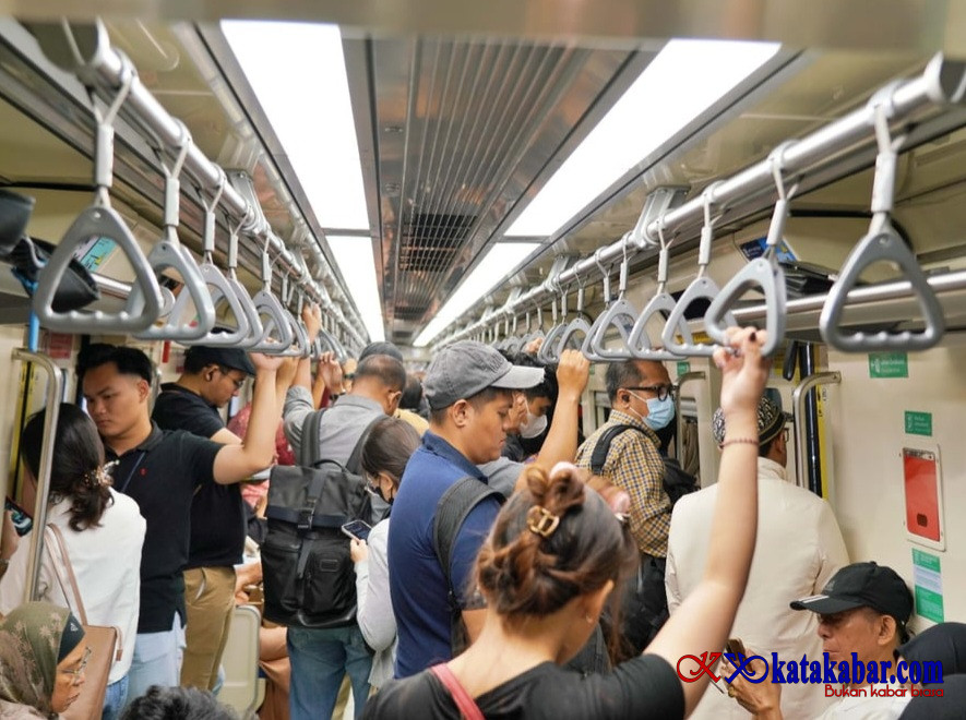 Uji Coba LRT Jabodebek, KLB: Mulai Dimanfaatkan Pengguna Jam Sibuk Pagi