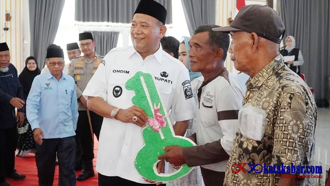 BAZNAS Langkat Salurkan Bantuan Rp224 Juta, Bupati Syah Afandin Tambah Zakat Pribadi Rp50 Juta