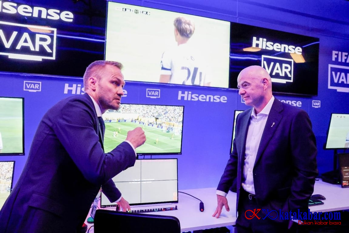 Hisense TV RGB-MiniLED Jadi Layar Resmi IBC Piala Dunia FIFA 2026™: Presiden FIFA Uji Sistem VAR