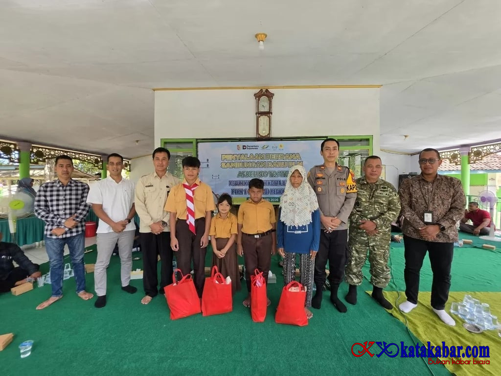 Dukung Infrastruktur Dasar Masyarakat, PTPN I Regional 5 Terangi 101 Rumah Warga di Jember
