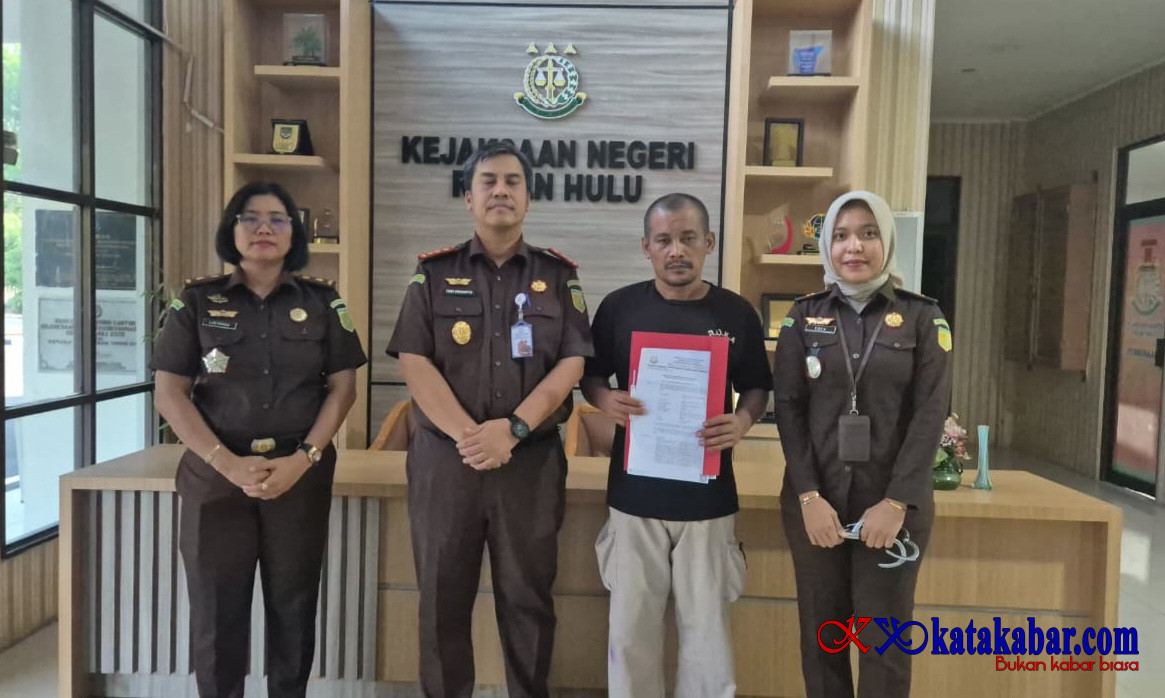 Kebenaran dan Kemanusiaan: Kajari Rohul Terapkan Keadilan Restoratif Dua Tersangka Bebas Dengan Hormat