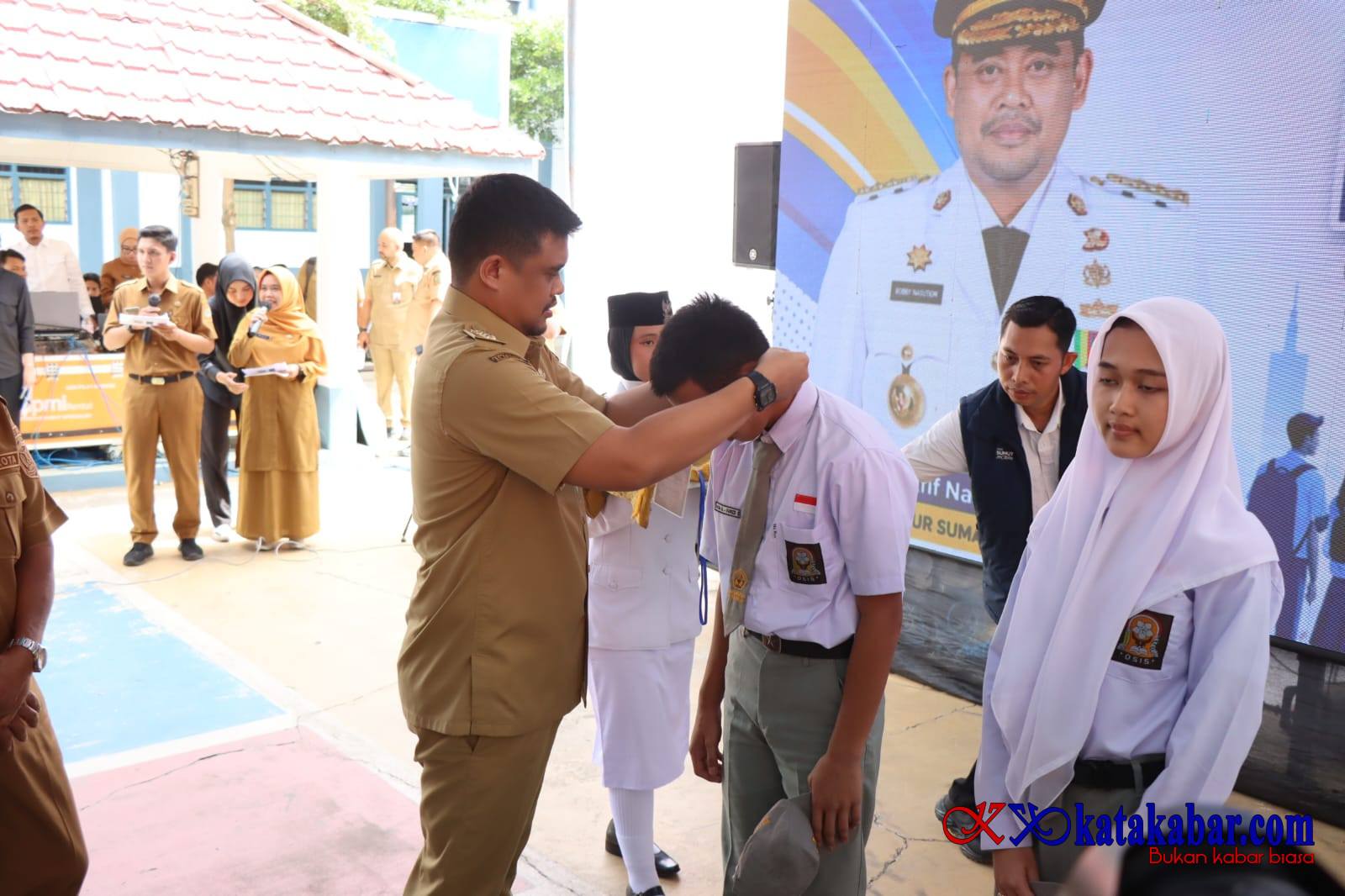 Bobby Nasution Buka MPLS SMA/SMK/SLB se-Sumut di Binjai, Tekankan Pendidikan Karakter dan Sekolah Gratis