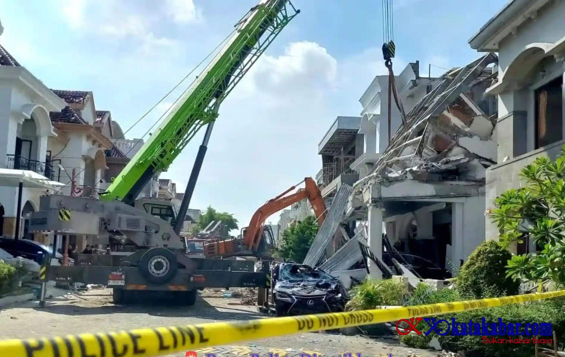 Ledakan Misterius Hancurkan 7 Rumah Mewah di Grand Polonia Medan, Kendaraan Ikut Hancur