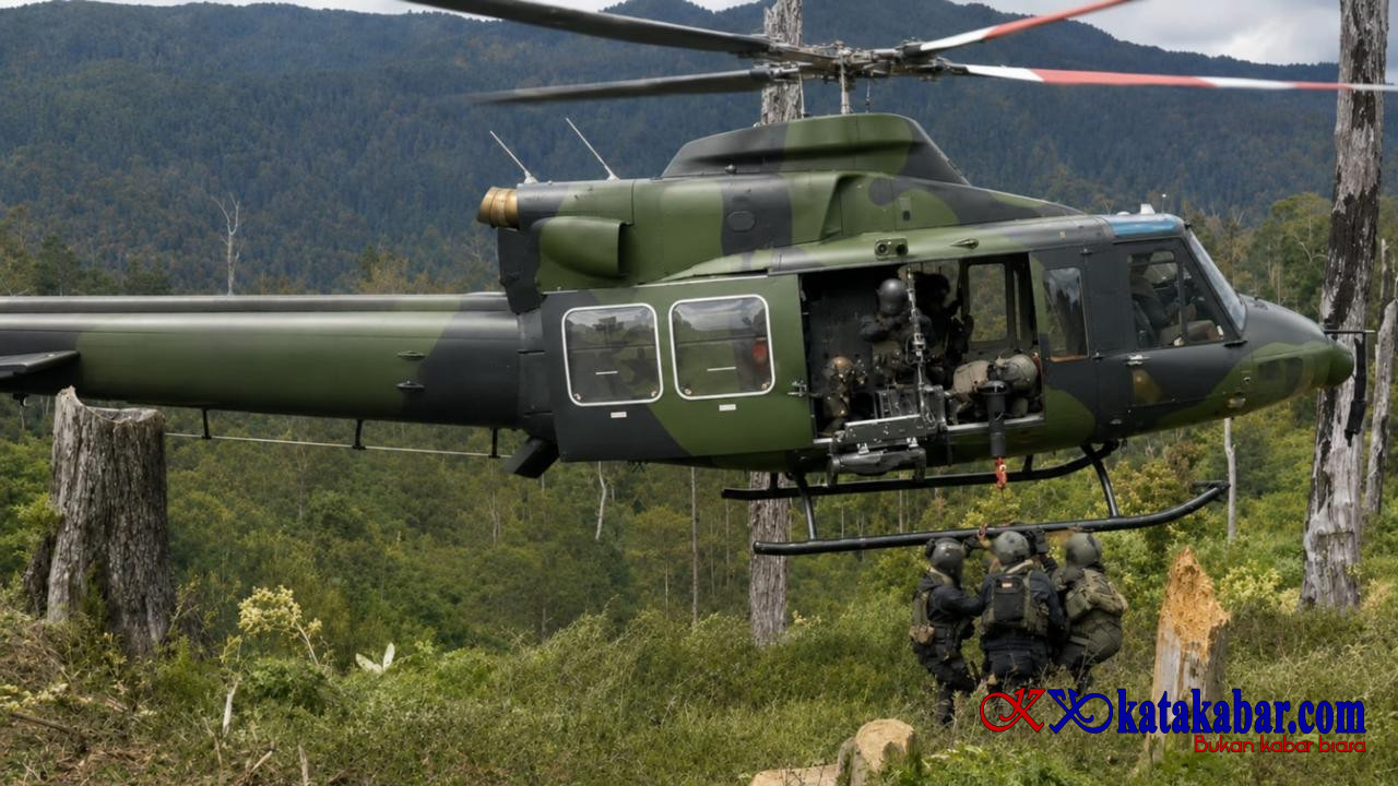 Di Tengah Ancaman Konflik, Sebelas Prajurit Koops TNI Habema Evakuasi Warga Ugimba dengan Dua Helikopter