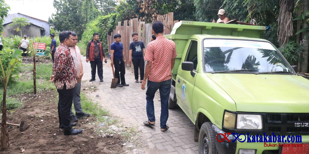 Staf Ahli Wali Kota Tinjau Tumpukan Sampah di Kelurahan Berngam