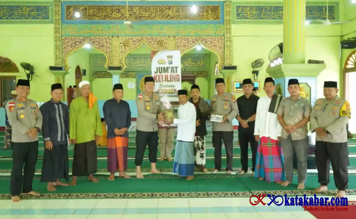 Jumat Keliling: Polres Kepulauan Meranti dan Jajaran Datangi 30 Masjid Sasar 2.400 Jemaah