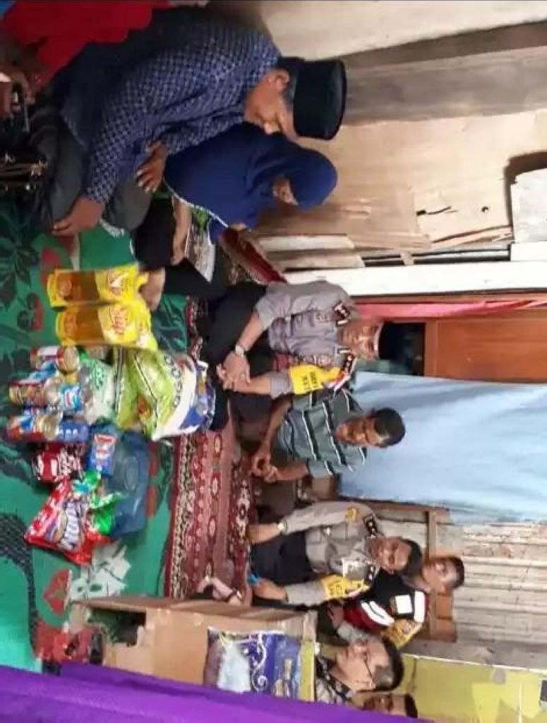 Jumat Barokah, Berbagi Rezeki Dengan Kuli Bangunan