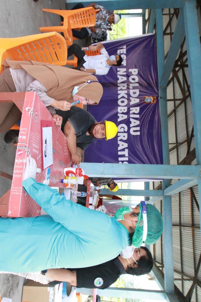 Pakai Alat Baru, Ditresnarkoba Polda Riau Test Narkoba Karyawan