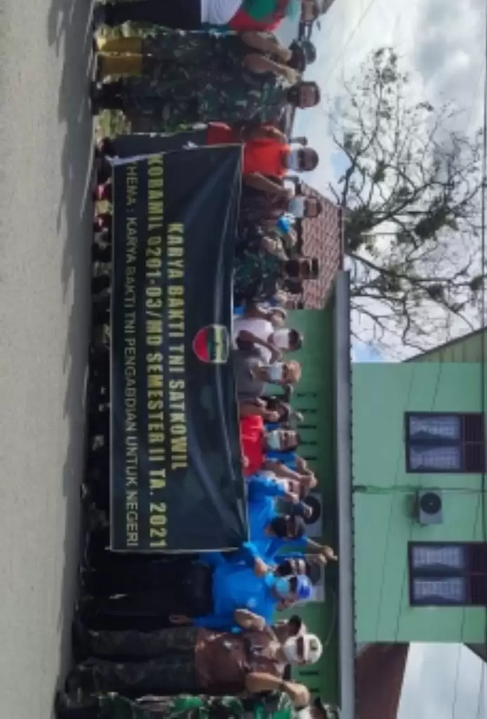 Gandeng Warga, Koramil 0201/03 MD Bersih-Bersih Parit