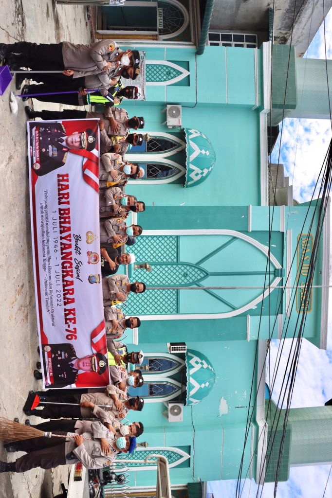Polres Tanjungbalai Bersihkan Rumah Ibadah