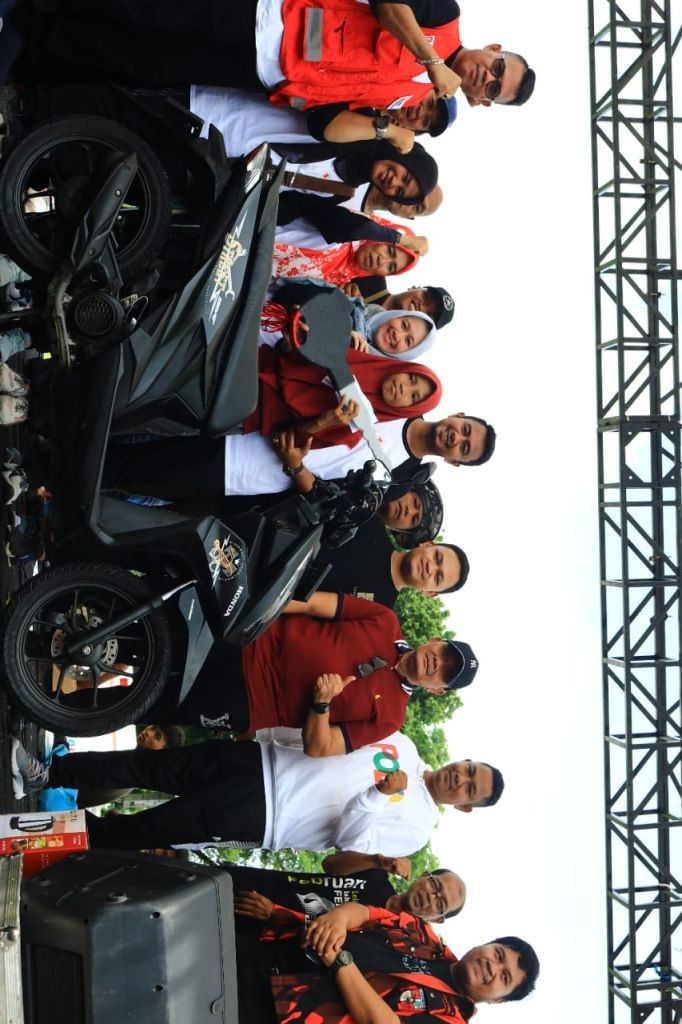 Anak Penjual Tempe Dapat Sepeda Motor