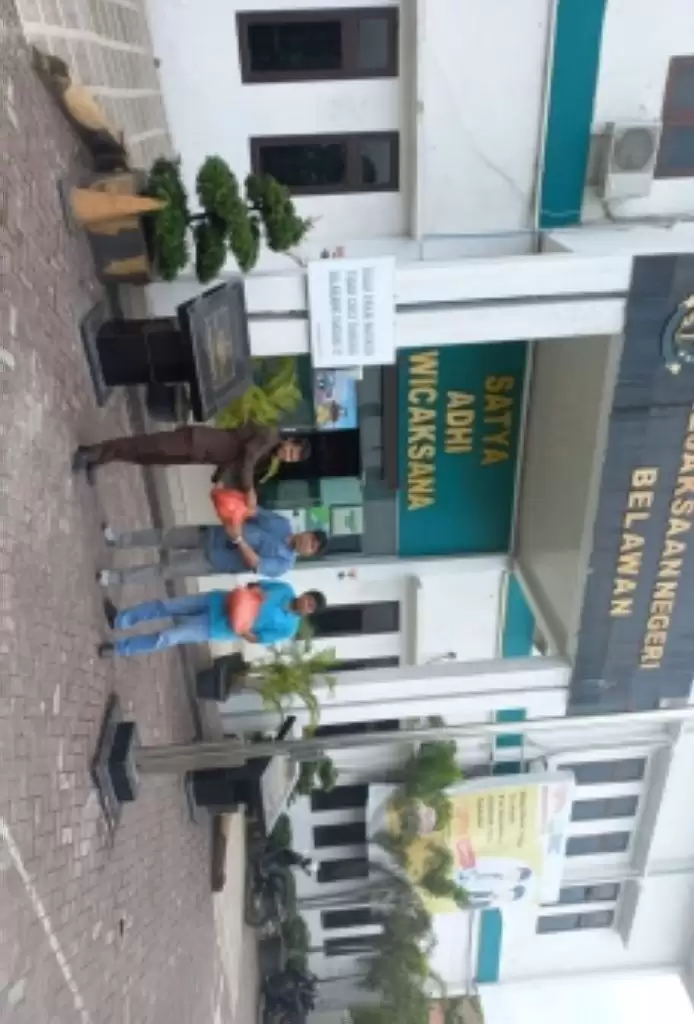 Safari Nataru, Kejari Belawan Bagikan Sembako