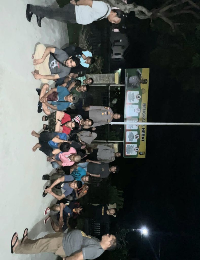 Polisi Amankan 21 PMI Pulang Secara Ilegal ke Tanah Air di Pantai Makeruh